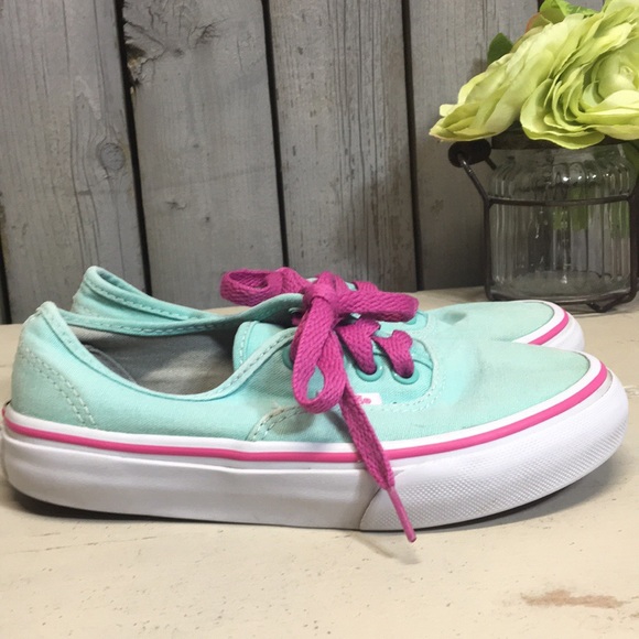 Kid’s Vans - Picture 3 of 8